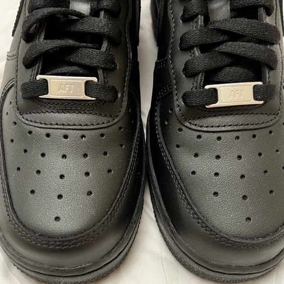 👟BRAND NEW • Nike Air Force 1 '07 LE Low . 💯 authentic - Picture 9 of 15